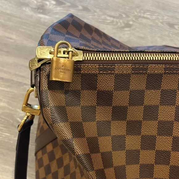 Authentic Louis Vuitton Keepall Bandoulière 55 - Picture 17 of 17